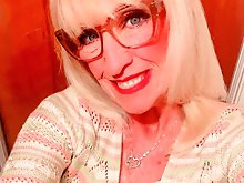 Exposed mature vaginas