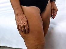 Wild women are stripping in the open air